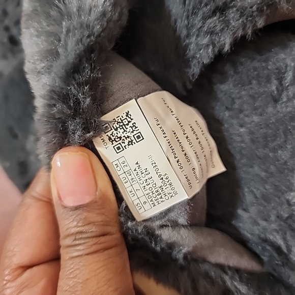 Tom's Gray Plush slippers. Size 9 - Picture 6 of 7